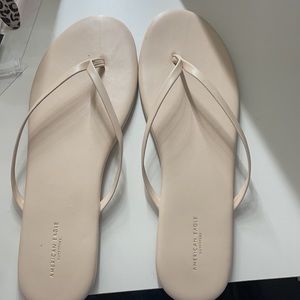 American eagle flip flops